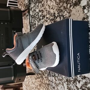 Nautica Towhee Storm Grey toddler athletic shoes, size 9, Orange /Grey/White